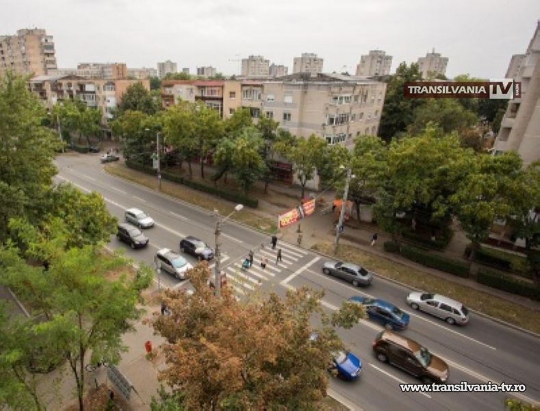 Semafoare cu butoane la trecerile periculoase pentru pietoni