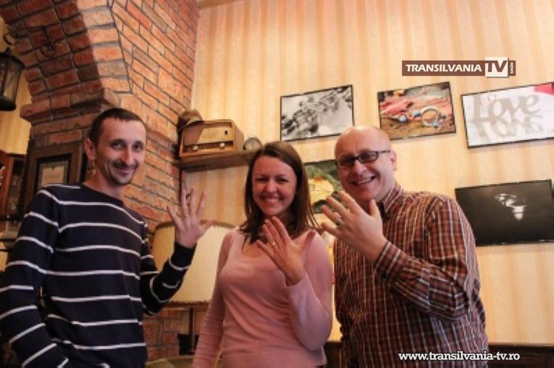 Semne de iubire – expoziţie foto de Valentine’s Day la Red Hat Cafe
