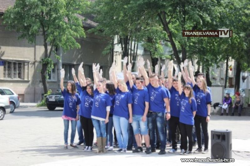 Flashmob pentru copiii și tinerii străzii de la Asociația Stea