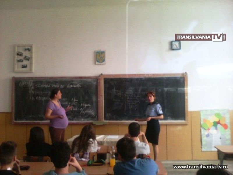 Campania antidrog a ajuns la Colegiul Național „Kolcsey Ferenc”