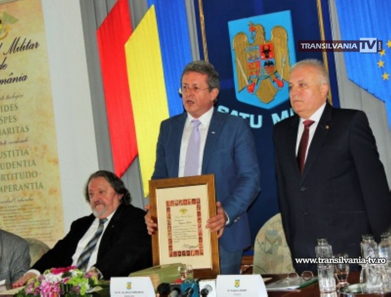 Eugeniu Avram și Virgil Enătescut, distinși în gradul de Comandor