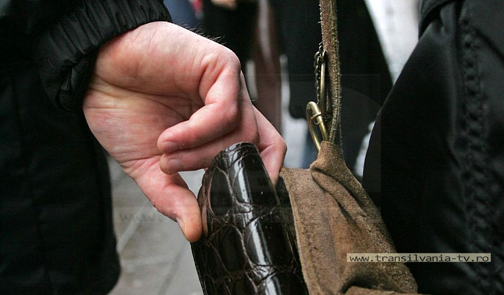 Hoţi prinşi cu „mâţa-n sac”