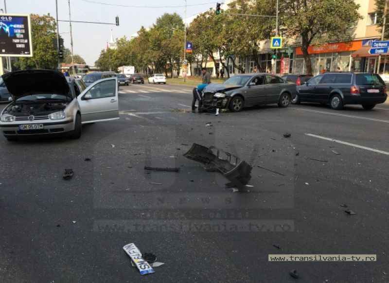 Accident în intersecția blestemată de la Billa
