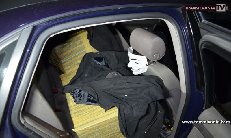 Sătmărean prins în timp ce transporta țigări de contrabandă