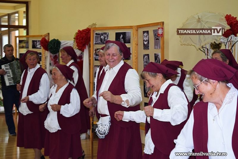 Vârstnicii de la centrele Caritas au sărbătorit împreună