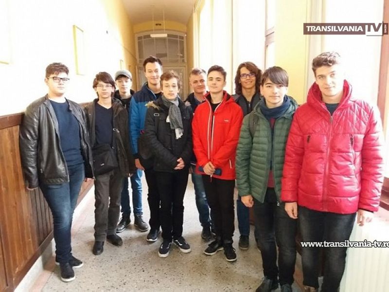 Premii onorante ale elevilor de la Colegiul Eminescu la concursuri naționale și internaționale