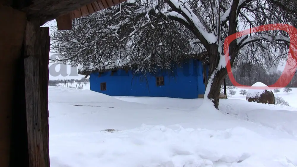 (VIDEO) Aspra, cătunul unde viața curge în ritmul propriu și iernile au regulile lor