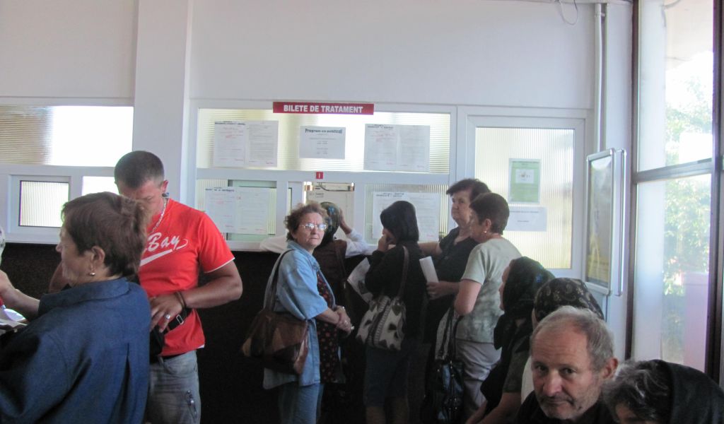 Se distribuie biletele de tratament pentru pensionari