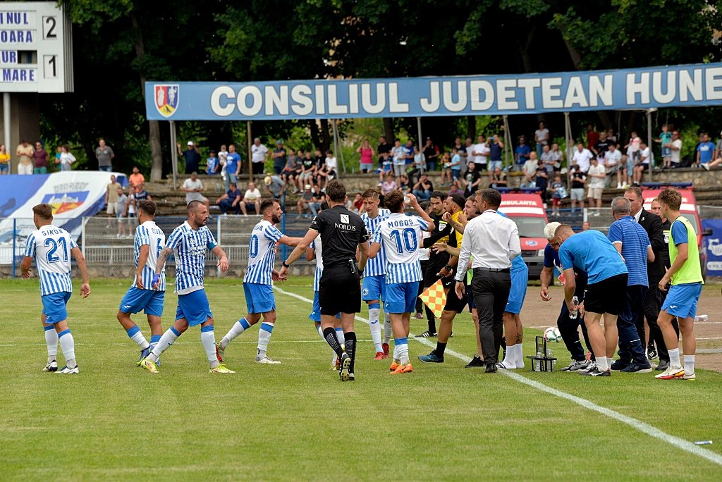 Primele măsuri luate la CS Hunedoara după ratarea promovării