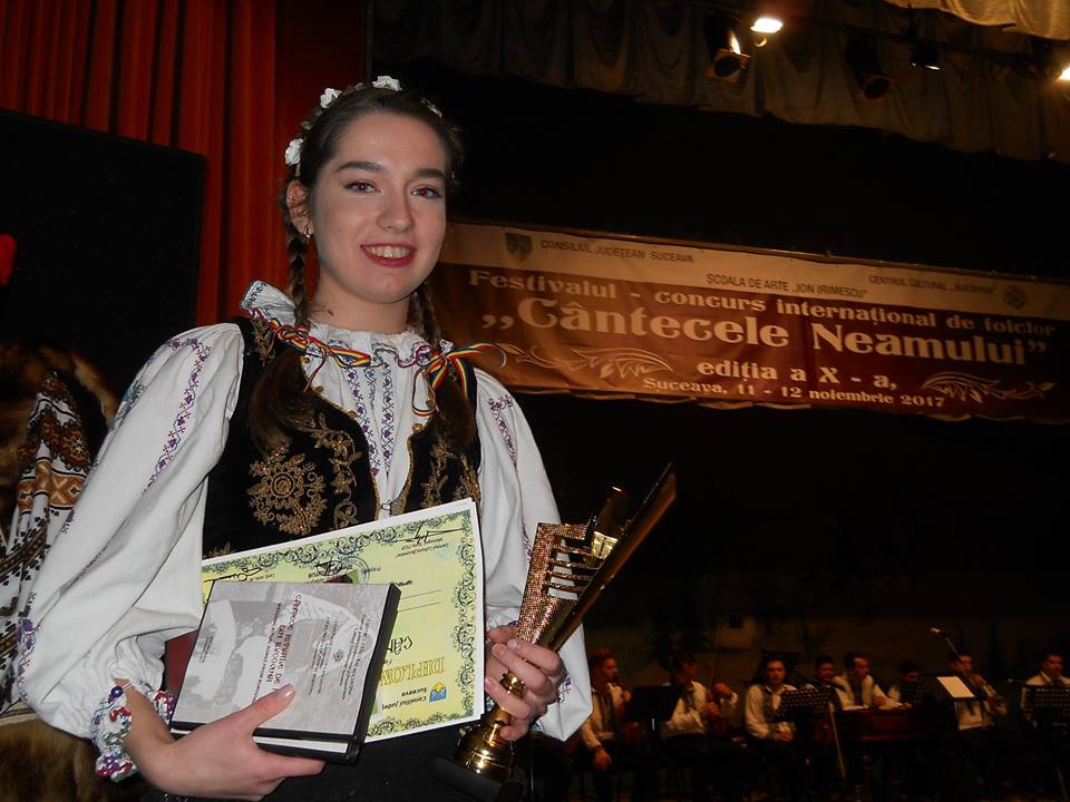 Premii pentru Şcoala Populară de Arte „Tudor Jarda” Cluj Festivalului Internaţional de Folclor „Cântecele Neamului” Suceava