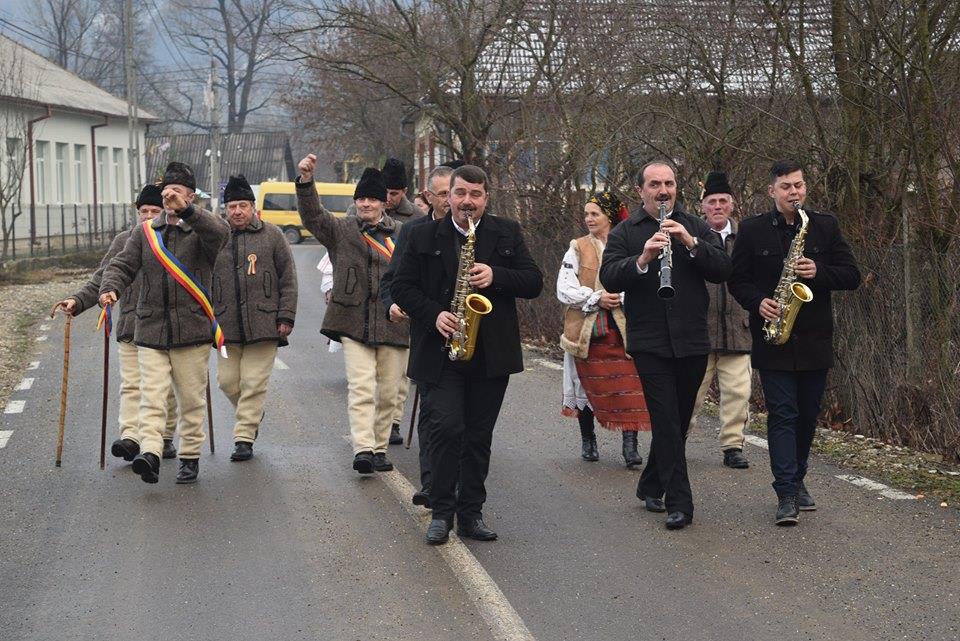 „Ceata junilor” din Mărișel, obicei de colindat aflat în patrimoniul internațional UNESCO