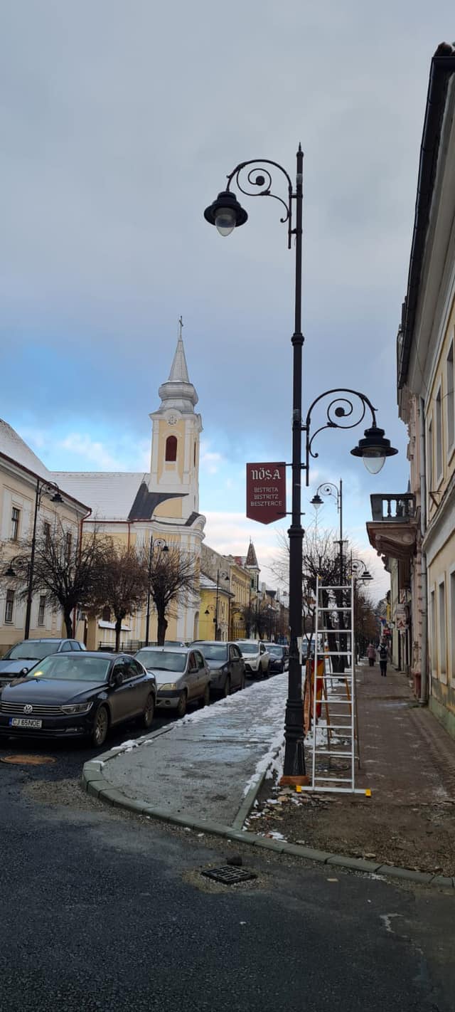 Panouri de prezentare montate în zona fostelor porți de intrare în Cetatea Bistriței