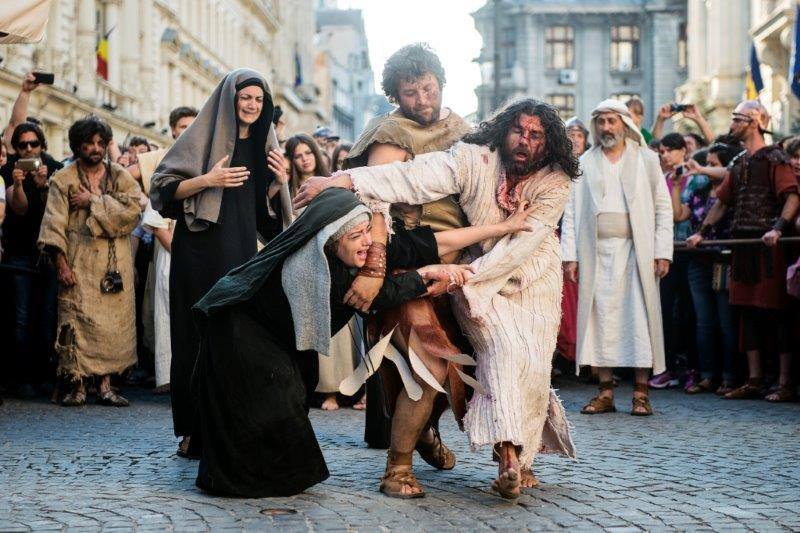 Oradea: Spectacol de stradă cu patimile lui Isus, în cadrul Târgului de Paşti
