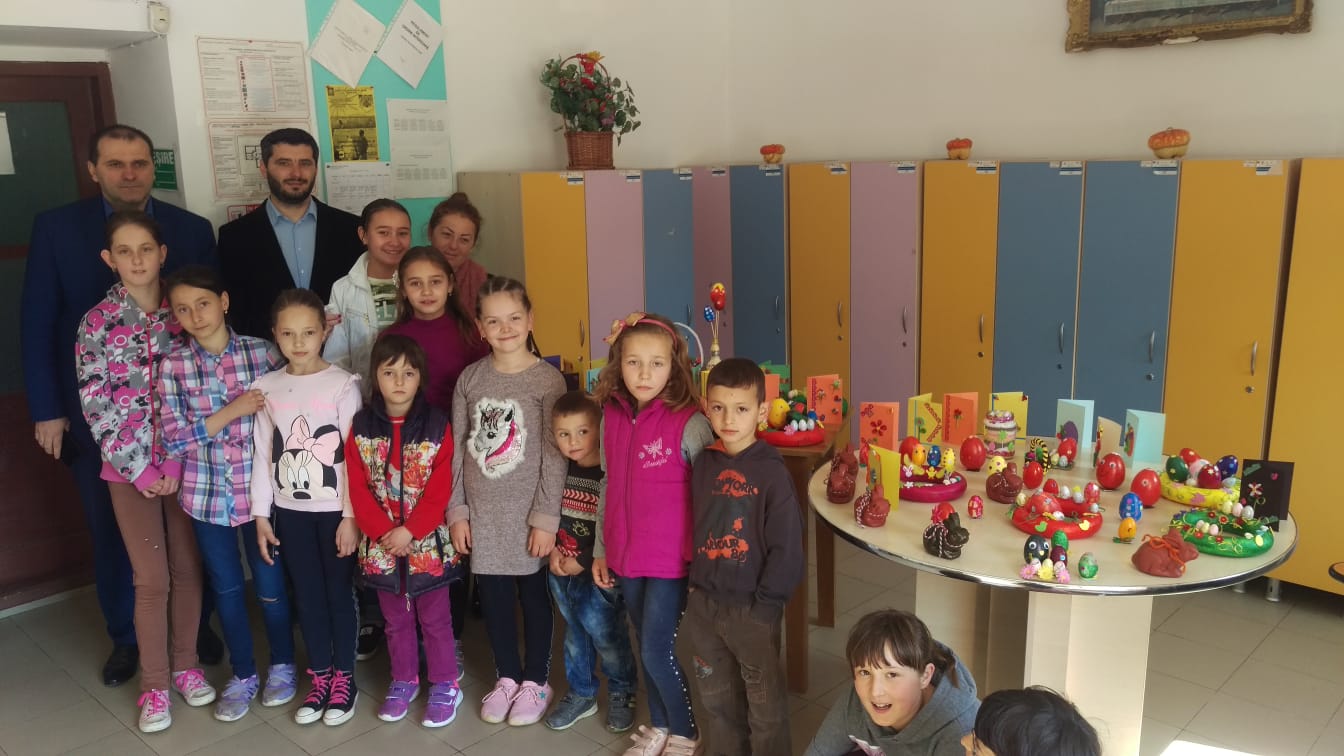 Târg caritabil cu ocazia Sfintelor Sărbători de Paști, la Centrul de zi „Sfânta Varvara” Baia de Arieș
