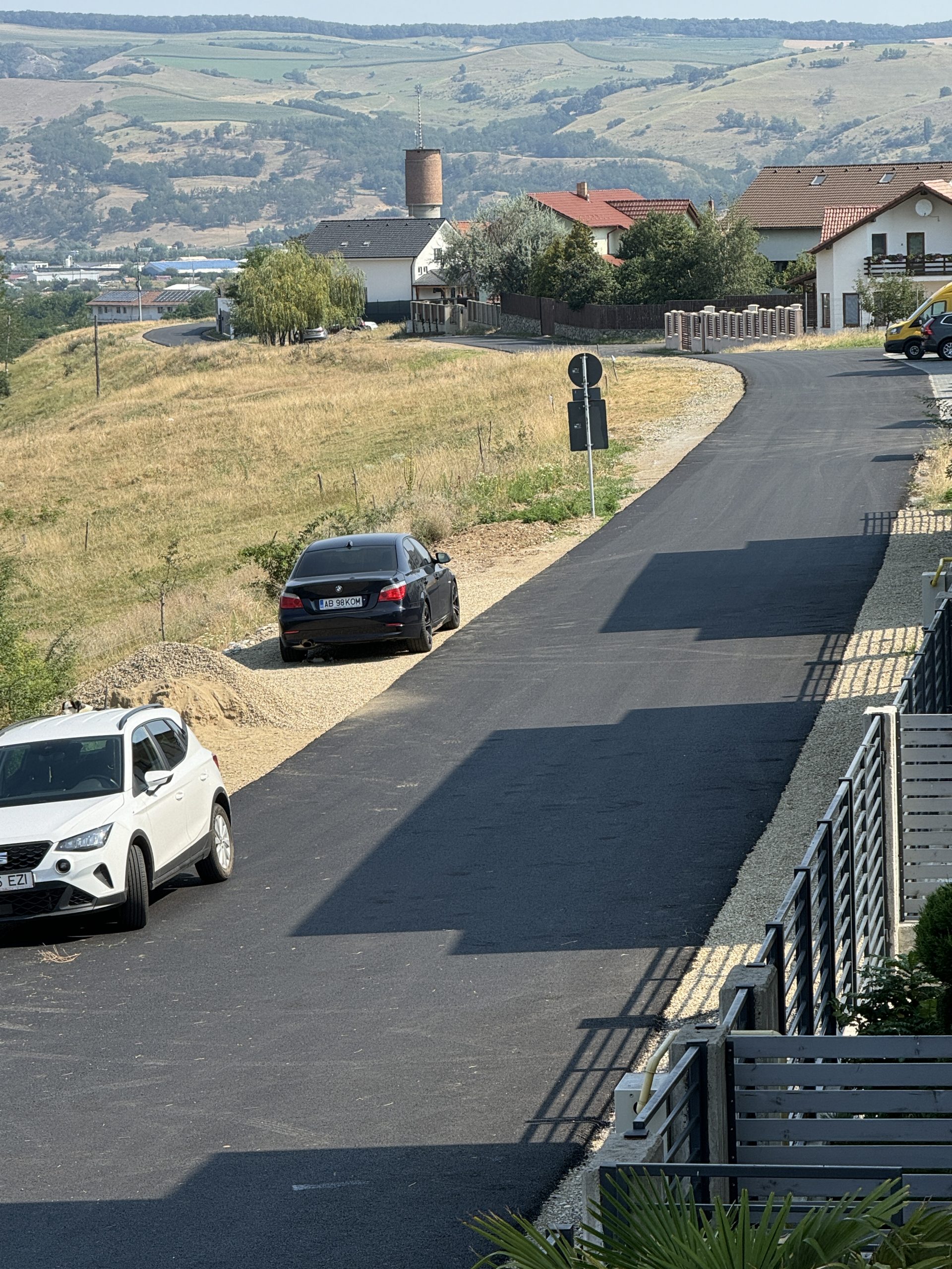 Recent asfaltata, strada Schweighofer a devenit pista de raliuri! Solicitam interventia Primariei si Politiei Sebes!