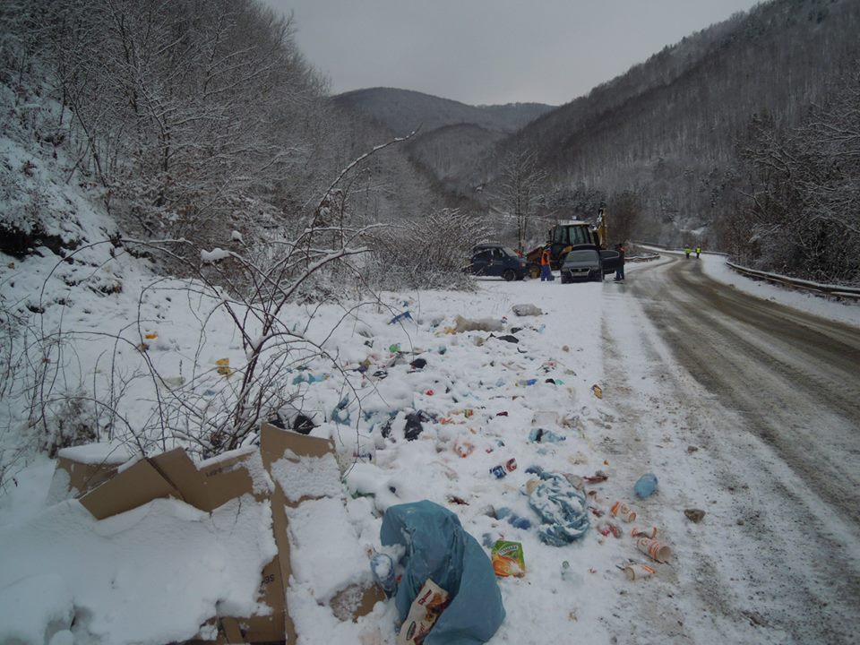 O nouă acțiune de salubrizare în zona turistică ,,Lac Tarnița”