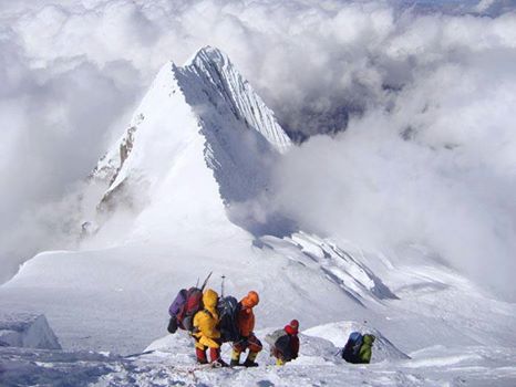 Performanță: Şeful formaţiei Salvamont – Salvaspeo Cluj, Vasile Cipcigan, a atins vârful Manaslu din Himalaya