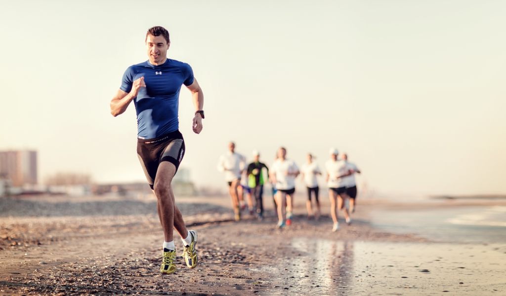 Știri unic în lumea sportivilor din Europa – Sute de participanți la Maratonul Nisipului din Mamaia