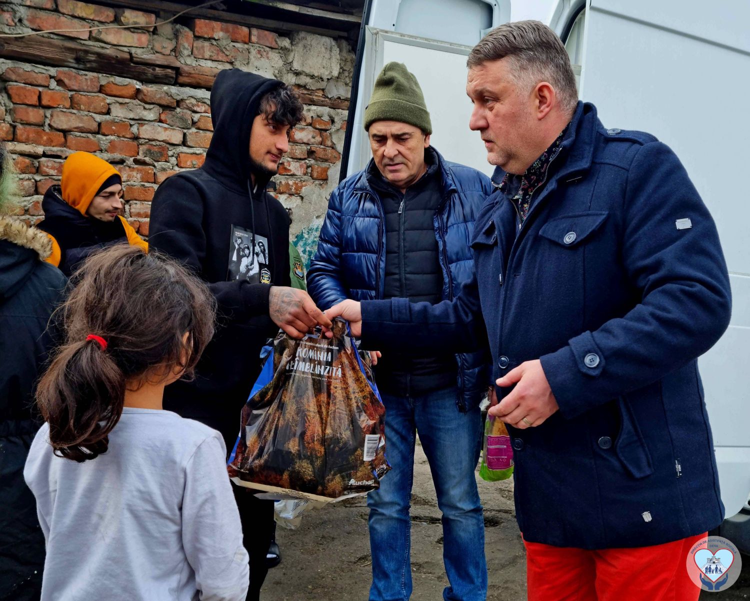 Două mese pe zi, de la bugetul local, pentru 60 de persoane din Deva cu venituri mici