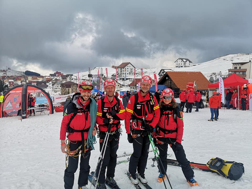 Patru salvatori clujeni la International Mountain Rescue Race România