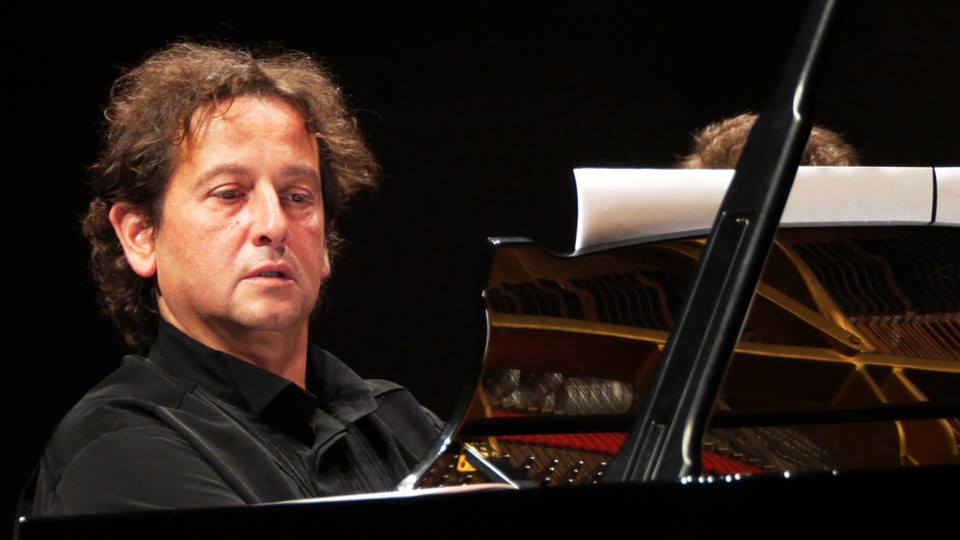 Turneul extraordinar ”Pianul călător” revine la Deva – luni, 22 aprilie