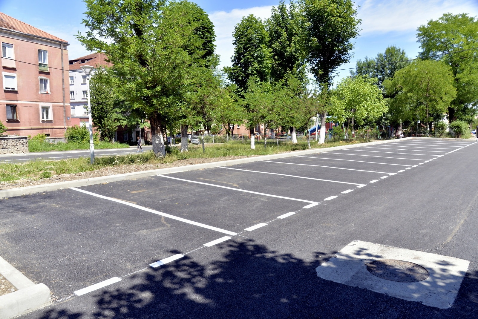 Parcări rezidenţiale în Piaţa Eliberării din Hunedoara