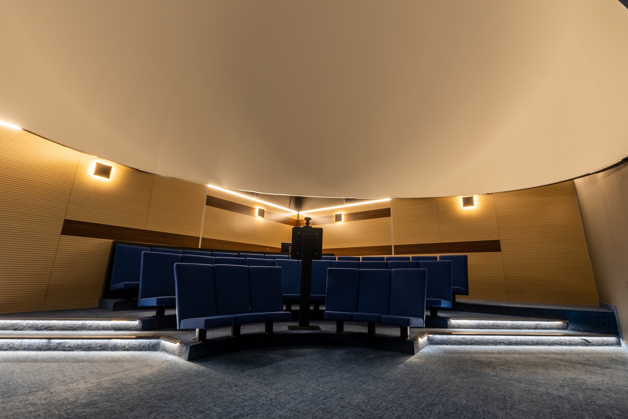 Planetariul din Zalău este de tip digital, singurul din Vestul României