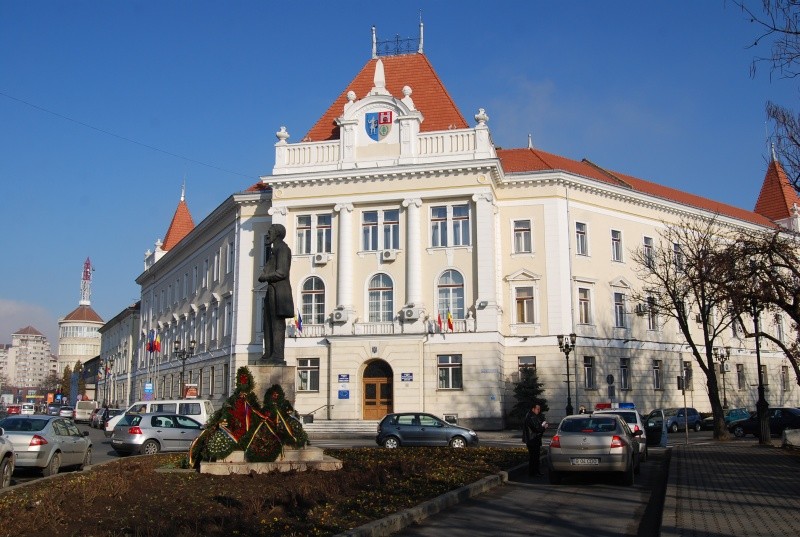Un nou prefect la Alba? Ministru Victor Negrescu facut de ras la Alba Iulia!