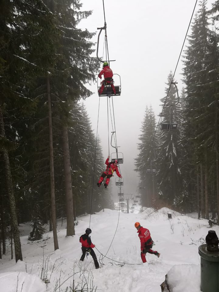 Salvamontiștii clujeni au trecut, cu succes, de evaluarea de iarnă
