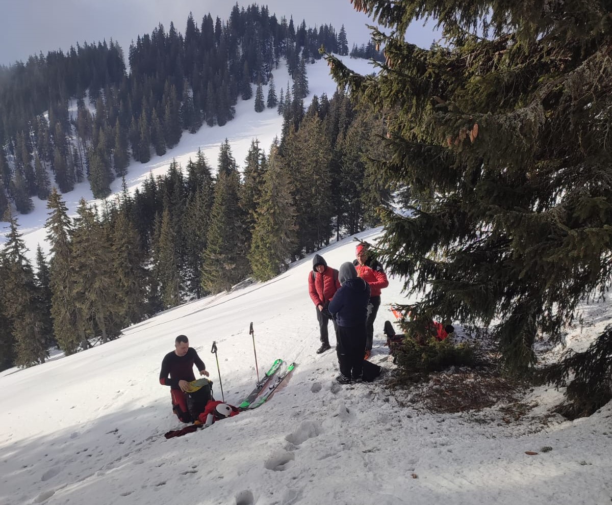 Doi ucraineni rătăciți în Munții Maramureșului au fost salvați