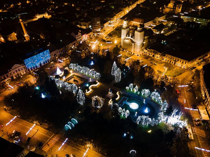 Bani mai puțini pentru iluminatul ornamental pe perioada Sărbătorilor de iarnă în Satu Mare