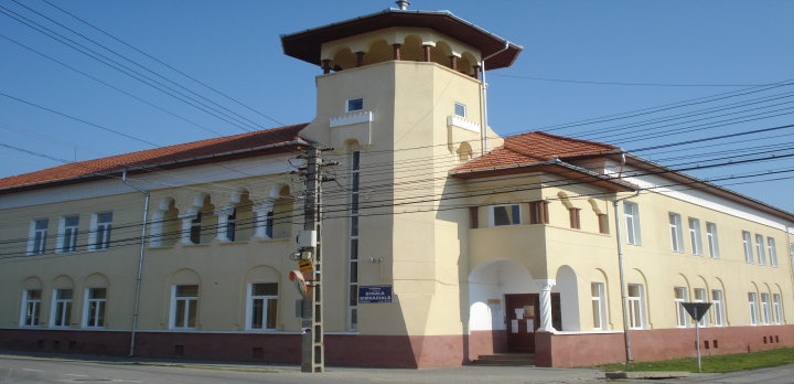 4 contracte cu finanțări nerambursabile pentru Sebeș în valoare de 37,8 milioane lei: transport nepoluant și eficientizarea energetică a trei școli – Colegiului Național „Lucian Blaga” (corp A), a Școlii Gimnaziale Petrești și a Școlii Gimnaziale „Silviu
