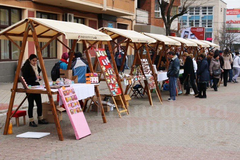 Premieră la Târgul de Mărţişor de la Deva: mărţişoare comestibile