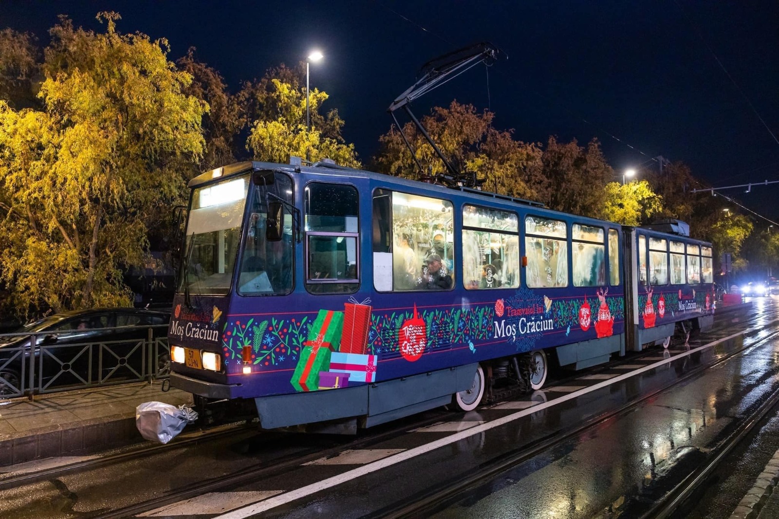 Tramvaiul lui Moș Crăciun revine pe traseu în Cluj-Napoca