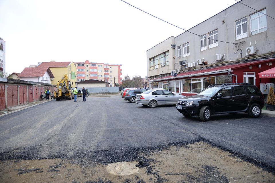 Primaria Municipiului Turda continuă lucrările de reabilitare a străzilor din oraș