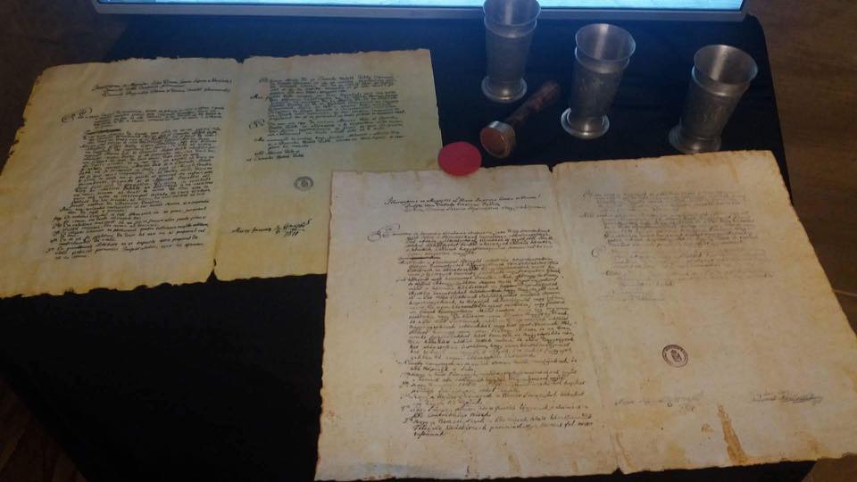 Copie a ”Ultimatumului lui Horea”, expusă în Piața Cetății din Deva