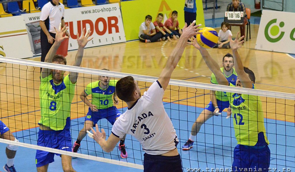 Vicecampionii se duelează cu o nou promovată