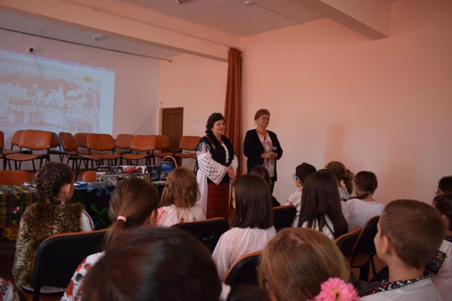 ,,Zestrea Tradițiilor Clujene”, la Liceul Teoretic ,,Eugen Pora”