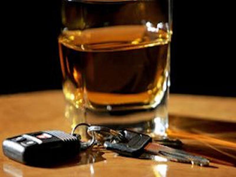 Din ciclul ,,Cum e turcu’ îi și pistolu’”: Un șofer băut a accidentat un biciclist ,,afumat”