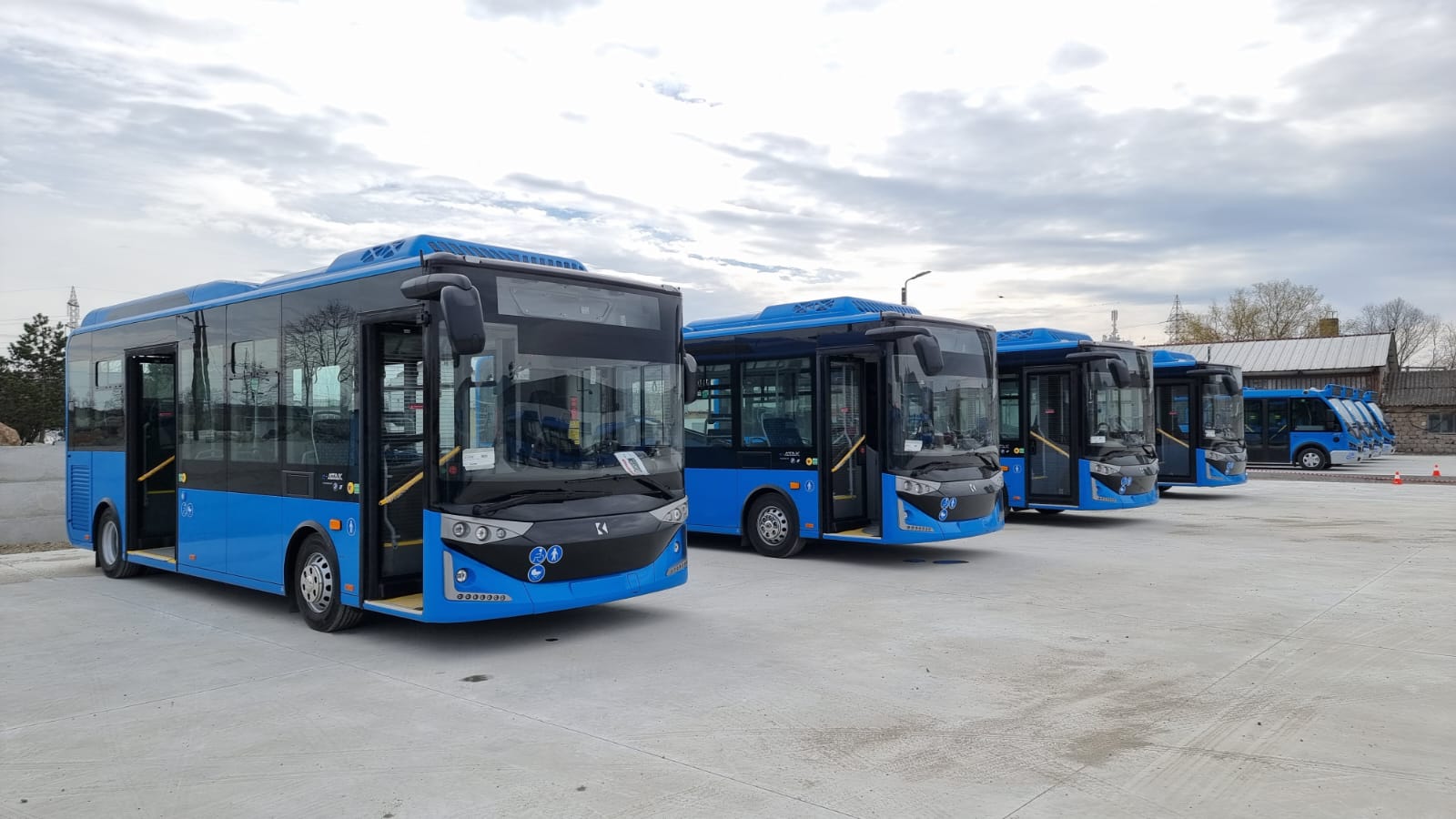 Parcul de vehicule ecologice electrice al municipiul Deva pentru transportul public local este complet