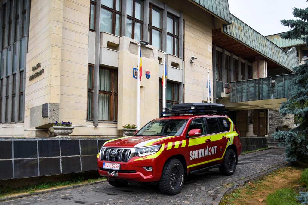 Autosanitară nouă pentru Salvamont Maramureș