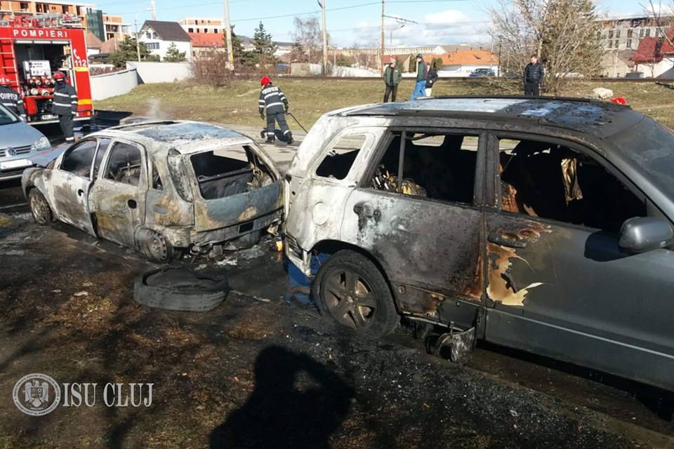 Două autoturisme au ars azi în Cluj-Napoca