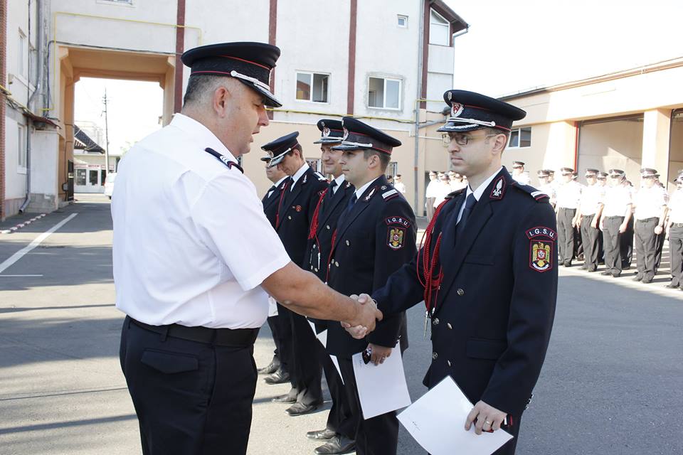 21 de pompieri avansați în grad la ISU Sibiu