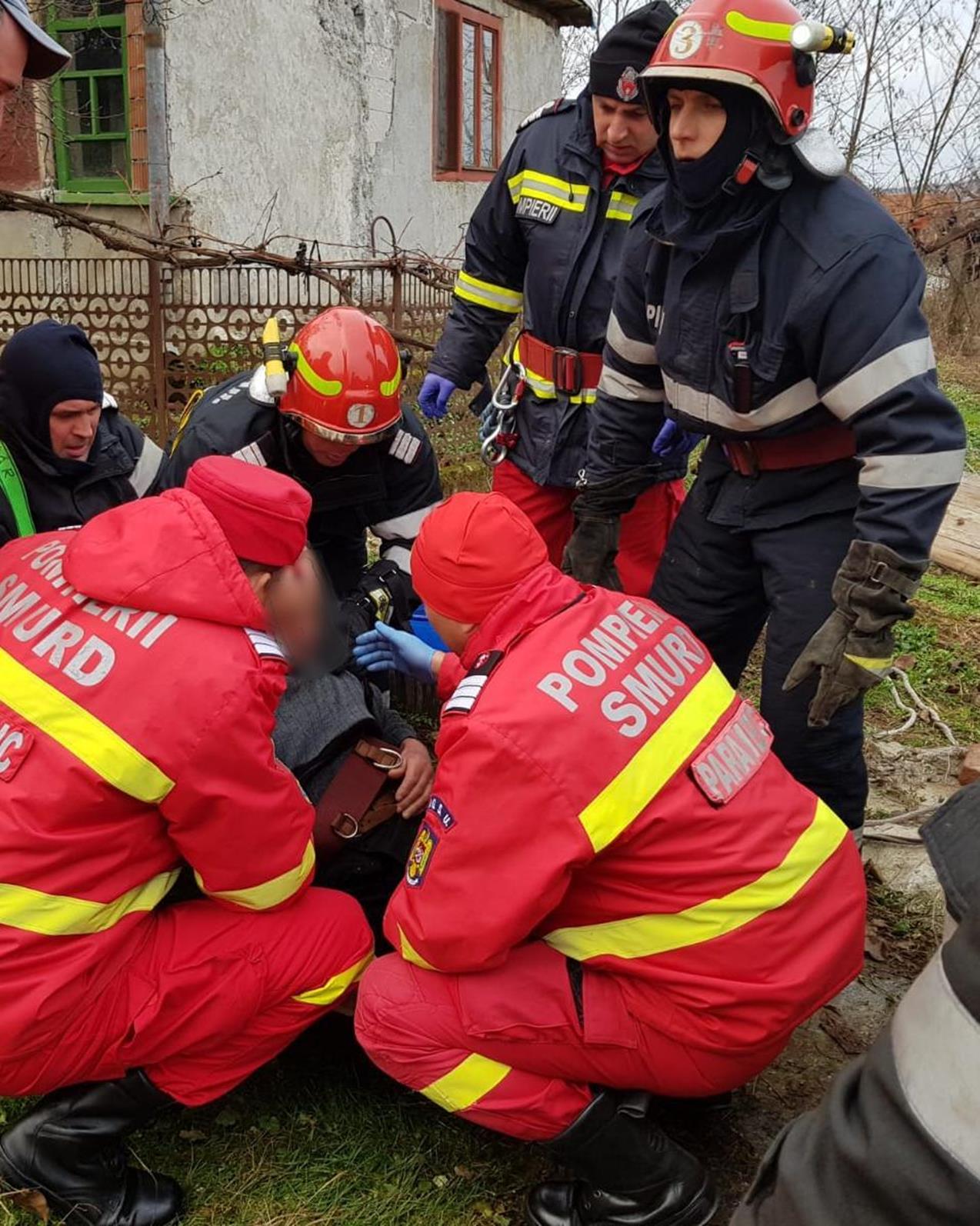 Bărbat salvat din fântână de pompierii din Marghita