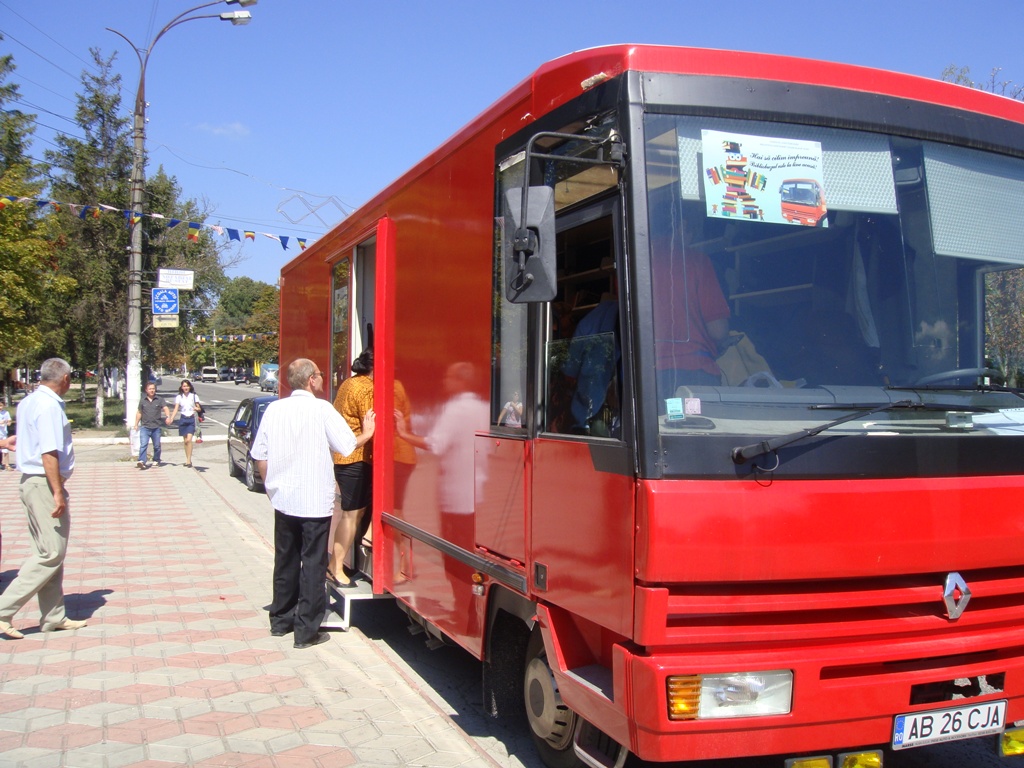 Bibliobuzul Consiliului județean Alba va ajunge în comuna Gîrbova