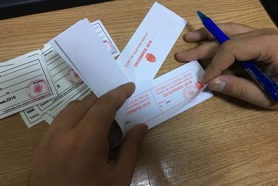 Termen prelungit pentru eliberarea tichetelor gratuite de călătorie pentru transportul public local la Deva