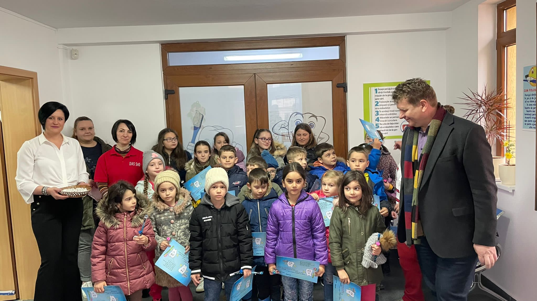 „Un zâmbet pentru sănătate” – o campanie dedicată copiilor din Sebeș, care beneficiază de servicii stomatologice gratuite