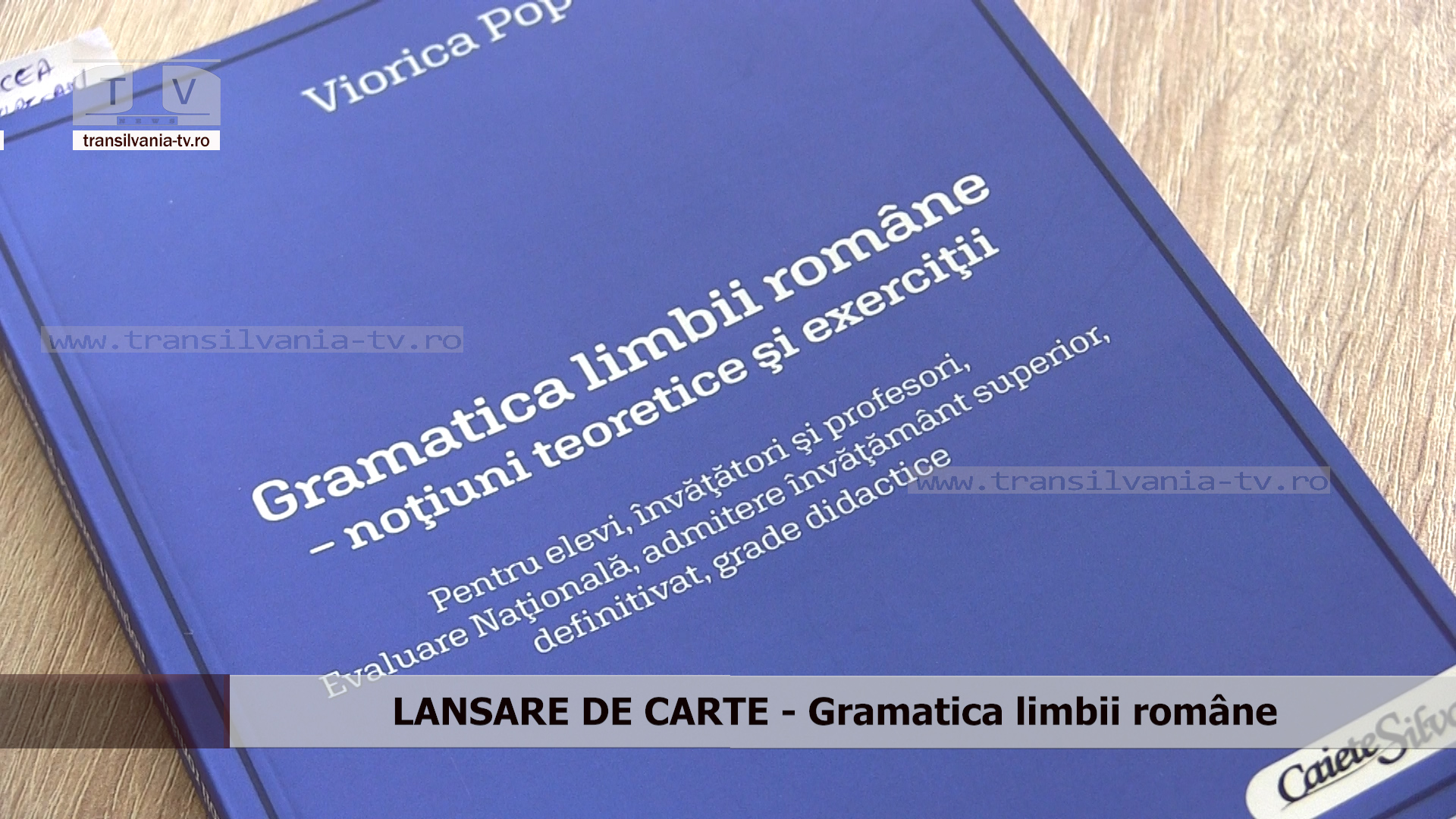 (VIDEO) O doamnă profesoară pensionară ”ne scoate (elegant) la tablă”!