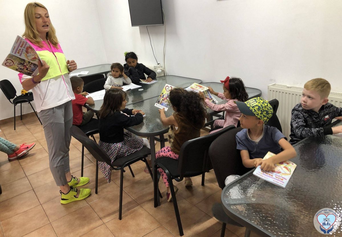 Lecție de sănătate pentru copiii din cartierul Grigorescu (Deva)