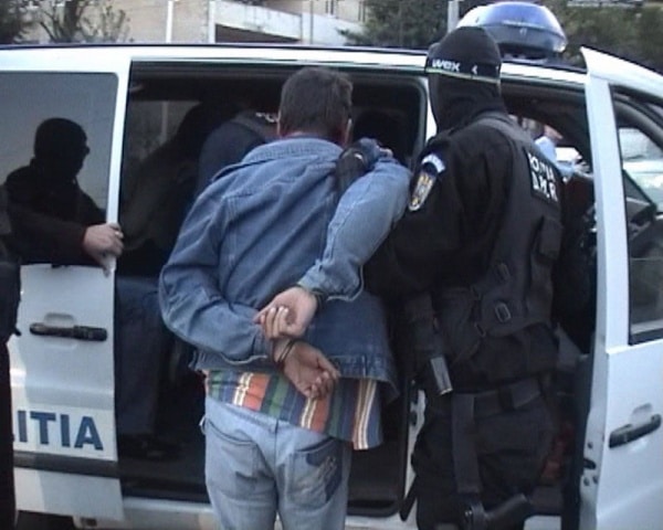 Retinut de politisti pentru ca si-a amenintat mama!